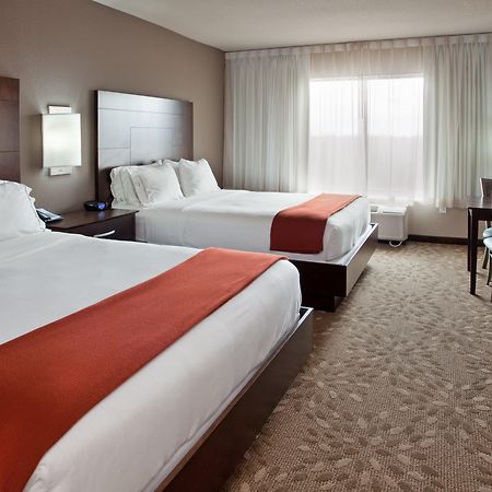 Holiday Inn Express Hotel And Suites Saint Robert By Ihg Exteriér fotografie