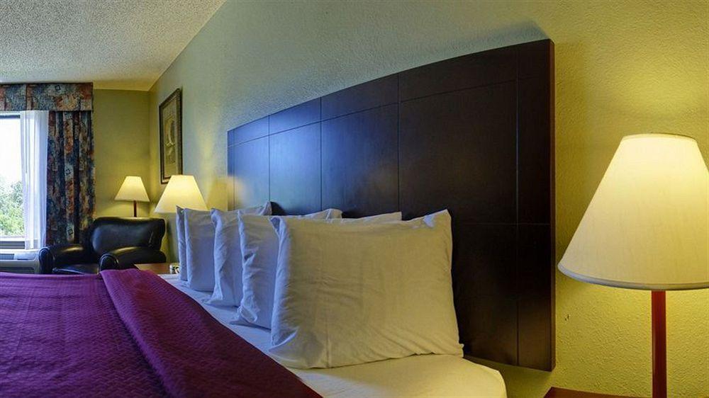 Holiday Inn Express Hotel And Suites Saint Robert By Ihg Exteriér fotografie