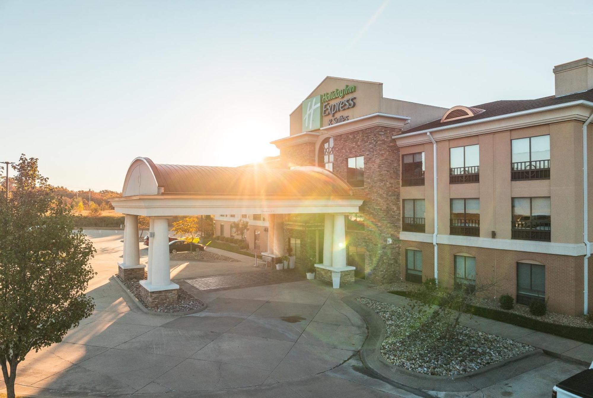 Holiday Inn Express Hotel And Suites Saint Robert By Ihg Exteriér fotografie